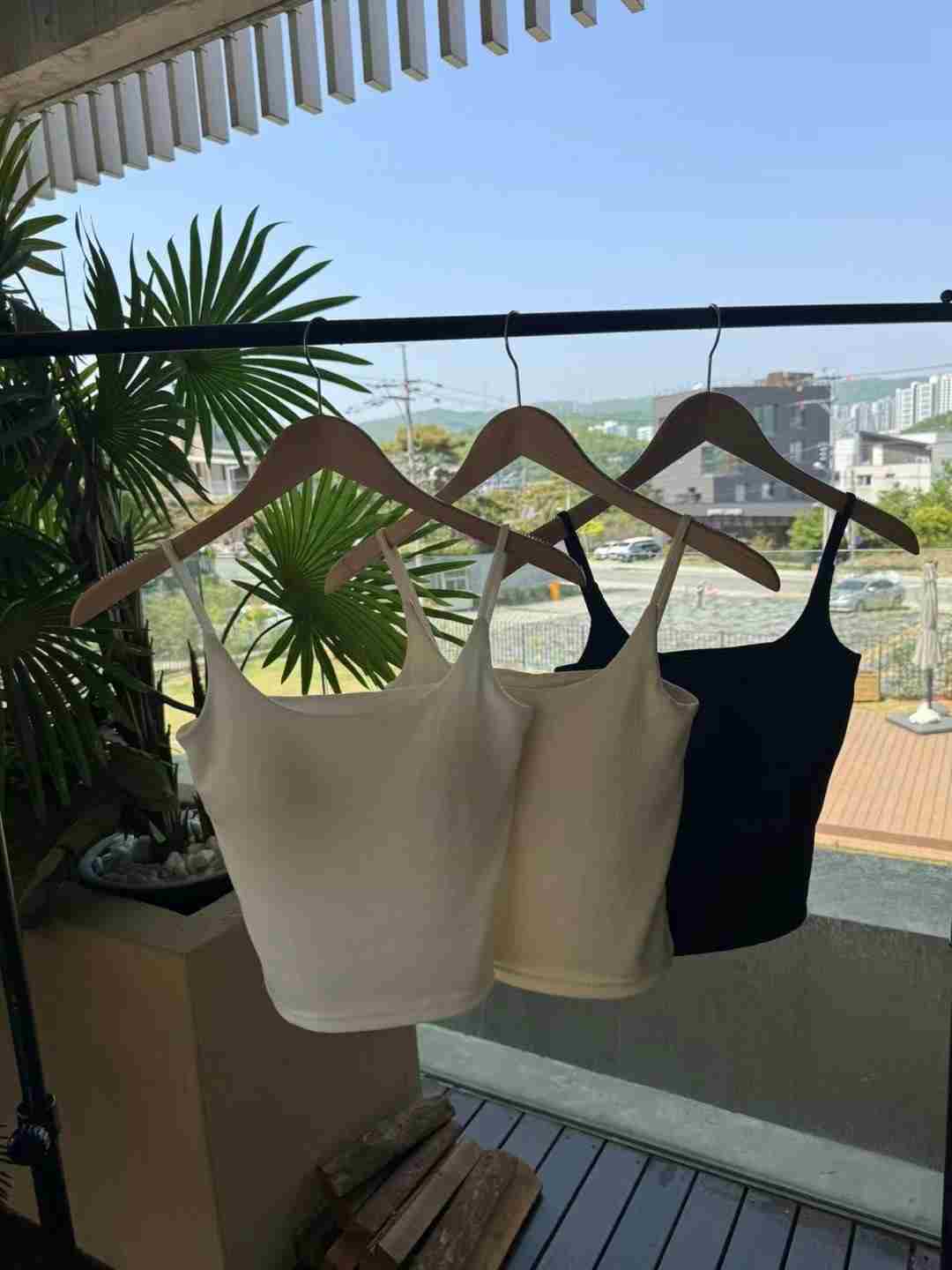 There’s韓國直郵東大門實拍女裝新款推薦時尚人氣吊帶背心There’s吊帶/背心