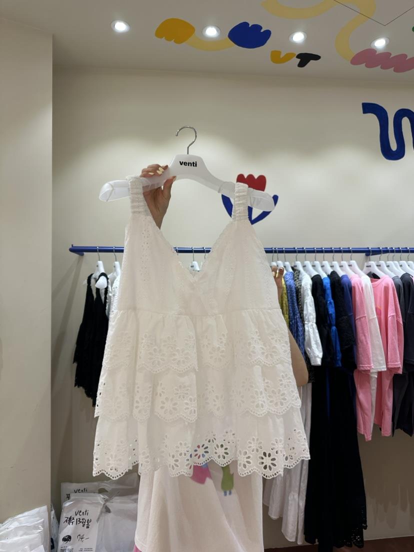 Venti直郵韓國代購女裝新品熱賣時尚人氣職業24春夏吊帶背心蕾絲VENTI吊帶/背心
