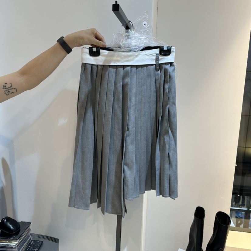 neu adult韓國直郵女裝新品真品休閑推薦半身裙中短裙百褶NEU ADULT半身裙/中短裙