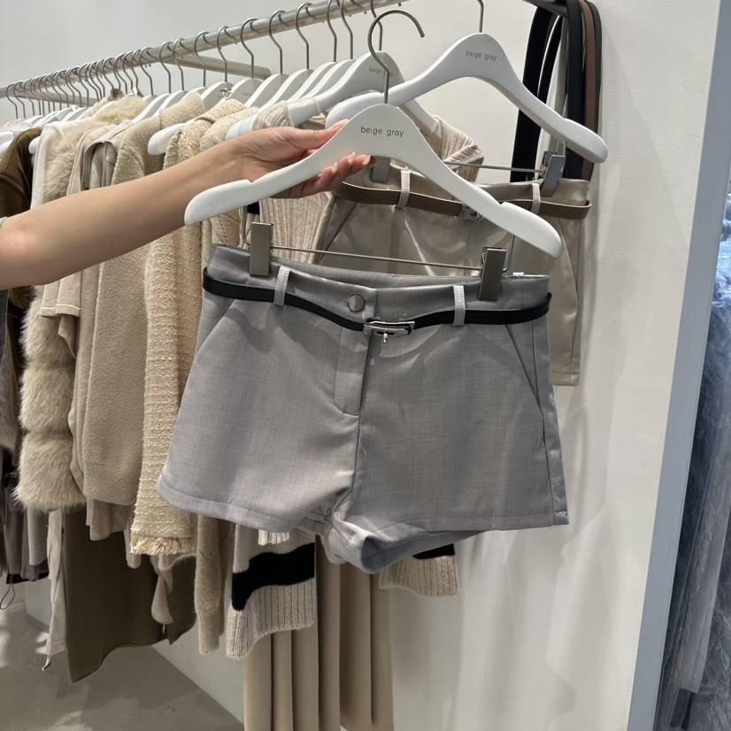 BEIGE GRAY韓國直郵東大門實拍女裝新款熱賣時尚短褲含腰帶BEIGE GRAY短褲