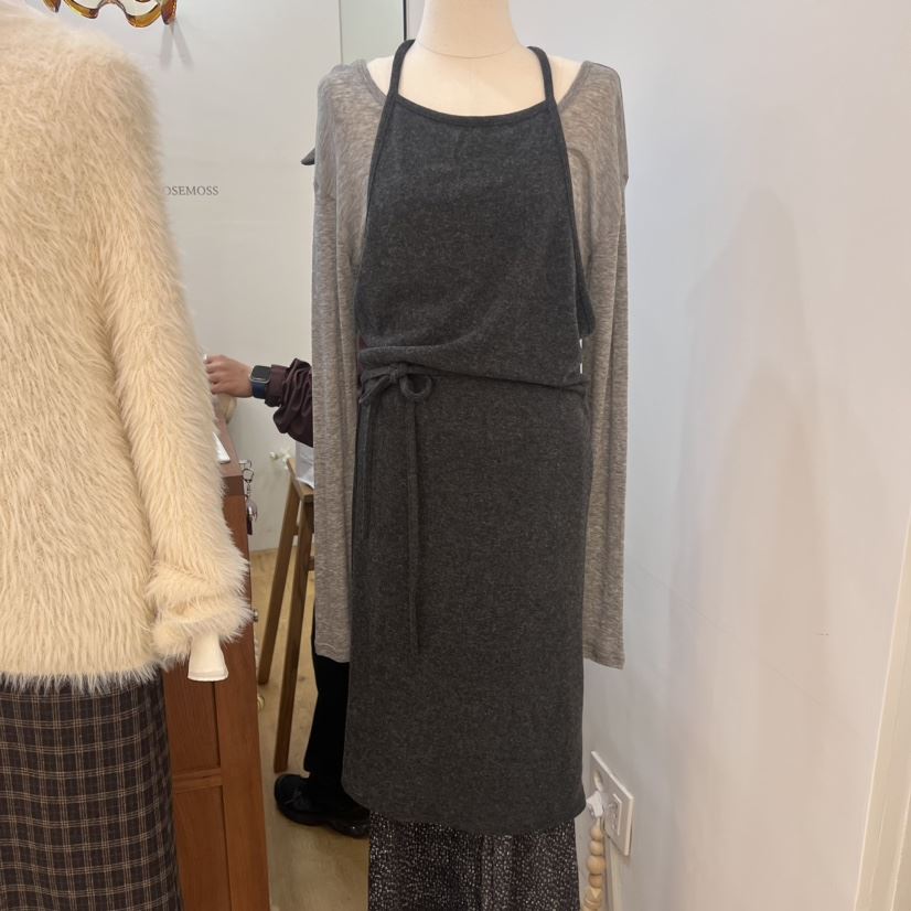 ORDINARYA韓國直郵東大門實拍女裝新品職業熱賣時尚連衣裙羊毛ROESMMOSS連衣裙