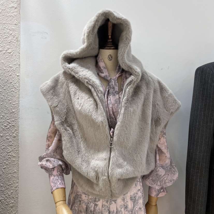inno韓國直郵女裝新品人氣休閑真品時尚推薦職業馬甲水貂連帽INNO馬甲