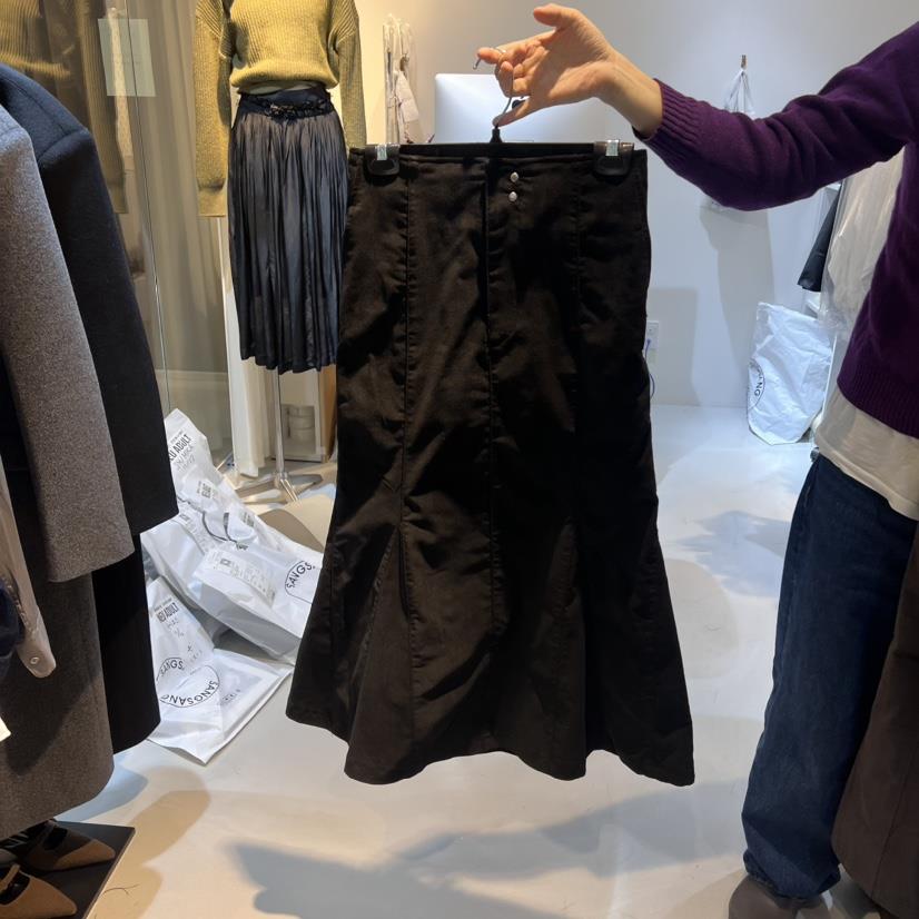 neu adult韓國直郵女裝新品職業24秋冬半身裙中短裙天鵝絨NEU ADULT半身裙/中短裙