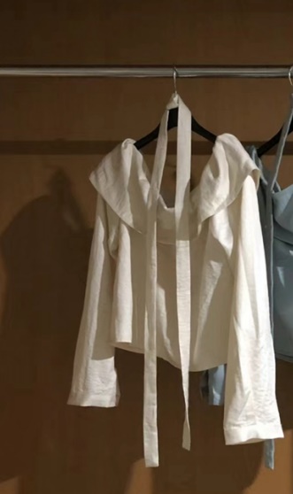 JEIIN韓國直郵東大門實拍女裝新款時尚真品襯衫蕾絲衫含脖帶JEIIN襯衫/蕾絲衫