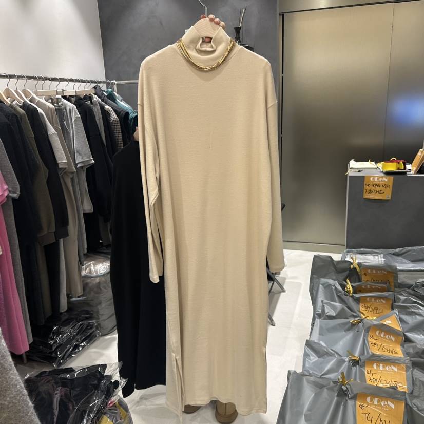OPEN東大門實拍女裝新品熱賣24秋冬時尚真品休閑連衣裙高領OPEN連衣裙