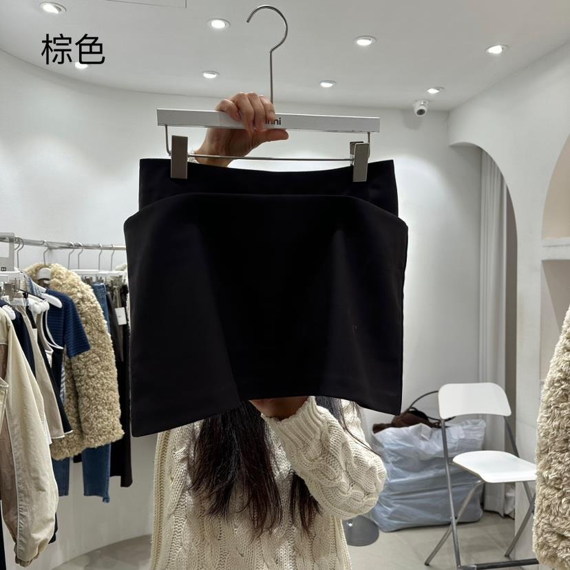 INNI韓國直郵東大門實拍女裝新品休閑時尚真品25春夏短裙絨inni短裙