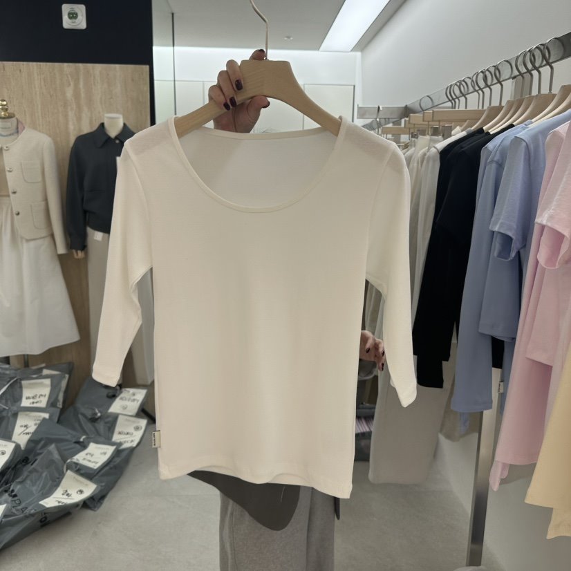 WRITTEN BY韓國直郵東大門實拍女裝新品真品人氣熱賣時尚T恤WRITTEN BYT恤