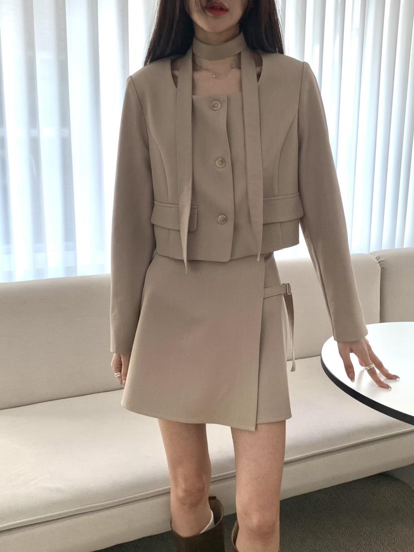 EOMPIT東大門代購女裝新款時尚真品熱賣休閑25春夏套裝含脖帶EOMPIT套裝