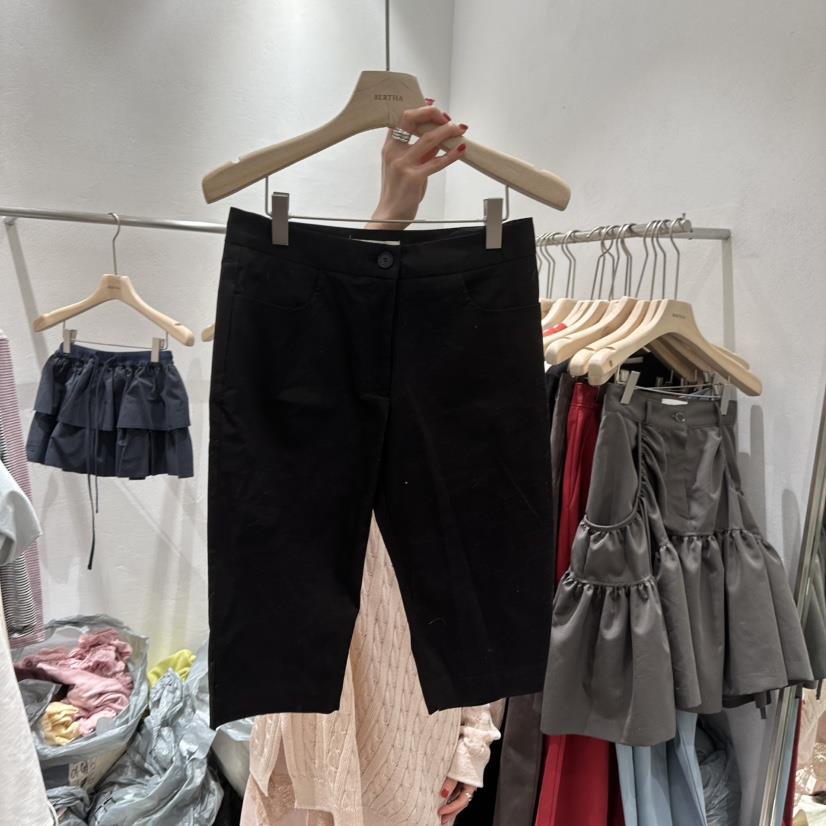BERTHA東大門實拍女士新品25春夏熱賣人氣休閑打底褲鯊魚褲BERTHA打底褲/鯊魚褲