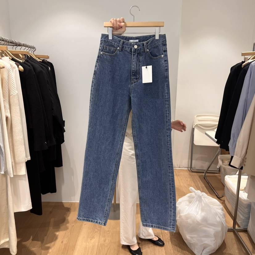 OUR-A東大門實拍女士新款真品熱賣推薦時尚休閑職業牛仔褲OUR-A牛仔褲