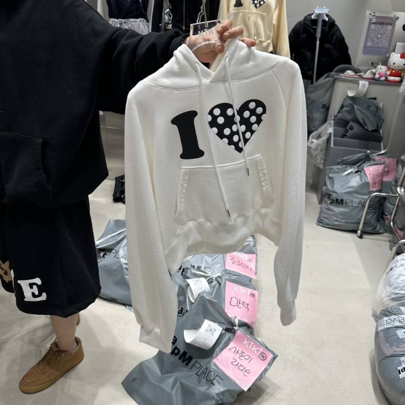 KIKI韓國直郵東大門實拍女裝新品休閑推薦職業時尚衛衣兜帽KIKI衛衣