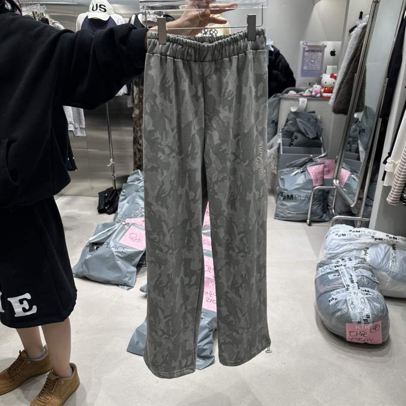 KIKI韓國直郵東大門實拍女裝新品人氣時尚推薦休閑褲刺繡迷彩KIKI休閑褲
