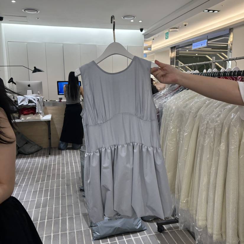 VIVE韓國直郵㊣女裝新款職業熱賣時尚推薦休閑25春夏連衣裙VIVE連衣裙