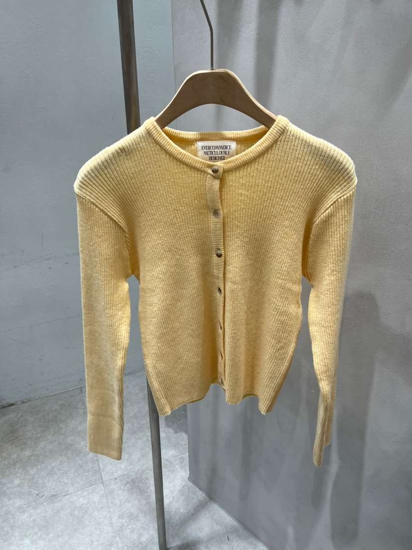 EVERCOMMERCE METICULOUSLY DESIGNED韓國㊣直郵東大門代購女裝新品時尚針織衫EVERCOMMERCE METICULOUSLY DESIGNED針織衫