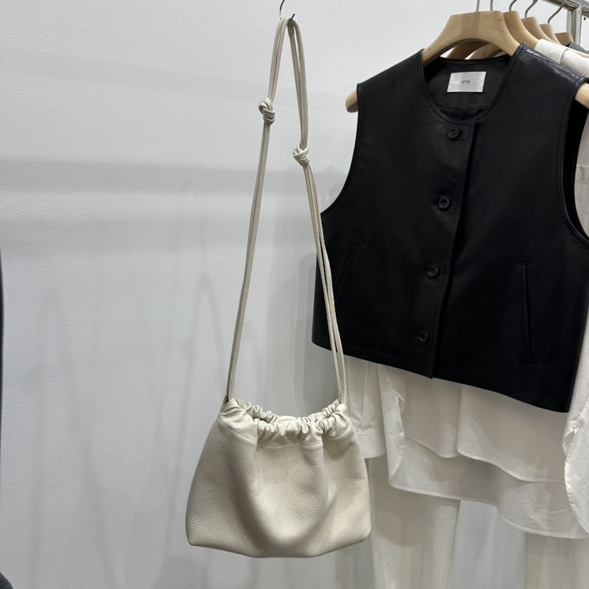 ARVE韓國㊣直郵東大門代購女裝新品推薦25春夏人氣單肩斜跨包ARVE單肩/斜跨包