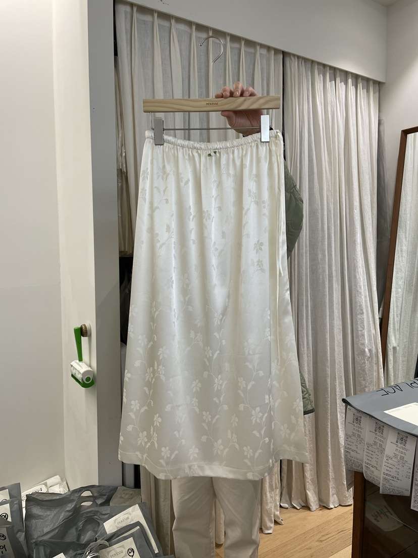 MOVENNE韓國直郵女士新品人氣熱賣真品職業推薦半身裙中短裙MOVENNE半身裙/中短裙