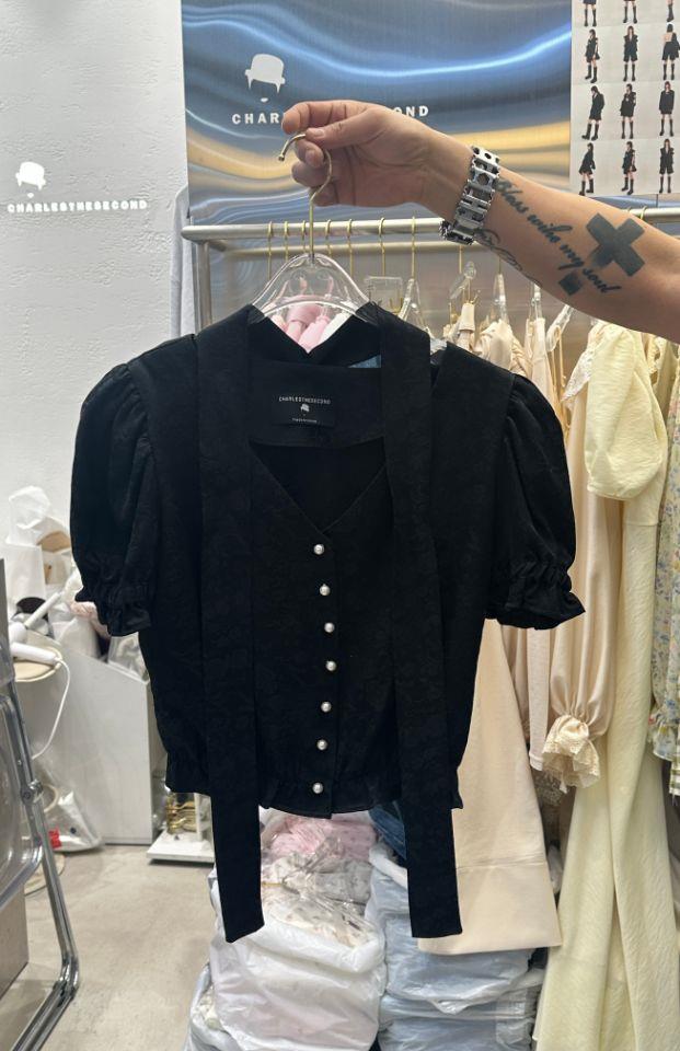 CHARLES THE SECOND東大門代購女裝新款熱賣襯衫蕾絲衫含脖帶CHARLES THE SECOND/CHEAP-CHIC襯衫/蕾絲衫