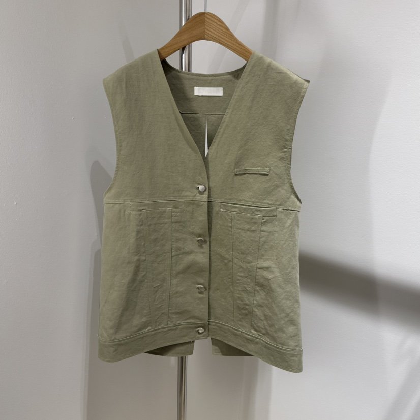 ART IS OVER韓國代購女裝新品真品時尚職業推薦25春夏馬甲ART IS OVER馬甲