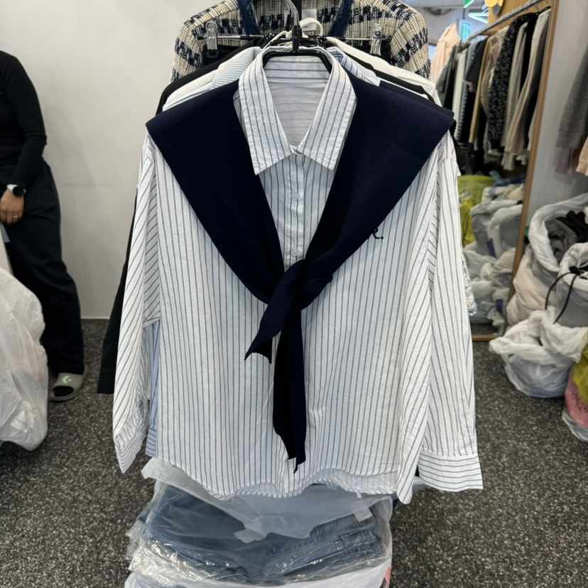 BELOVED東大門實拍女裝新品真品人氣推薦襯衫蕾絲衫披肩條紋BELOVED襯衫/蕾絲衫