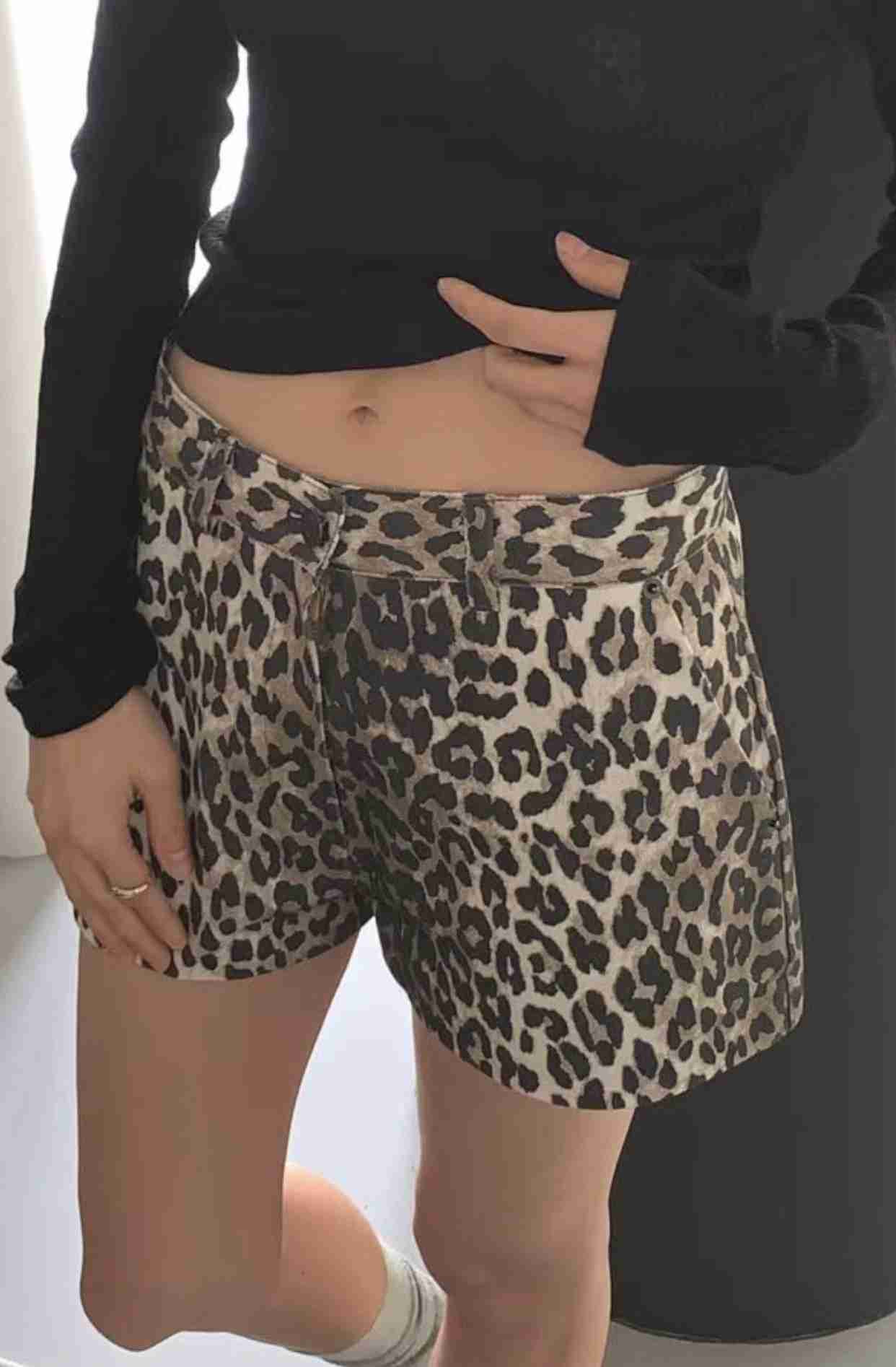 HIDDENHILLS直郵韓國代購㊣女裝新款人氣職業熱賣時尚25春夏短褲HIDDENHILLS短褲