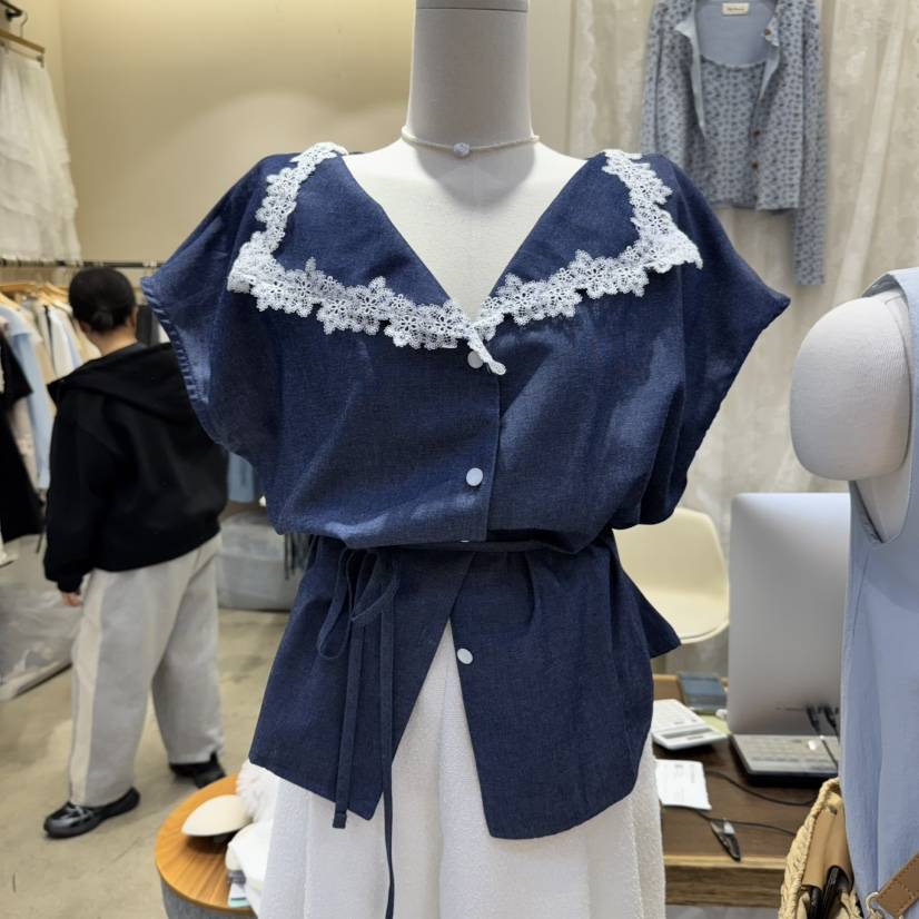 THE MOST-Q韓國直郵㊣東大門實拍女裝新款人氣襯衫蕾絲衫蕾絲THE MOST襯衫/蕾絲衫