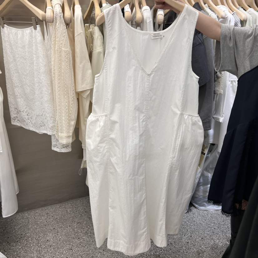 VELVET UNDERGROUND韓國直郵㊣東大門實拍女裝新品推薦連衣裙VELVET UNDERGROUND連衣裙