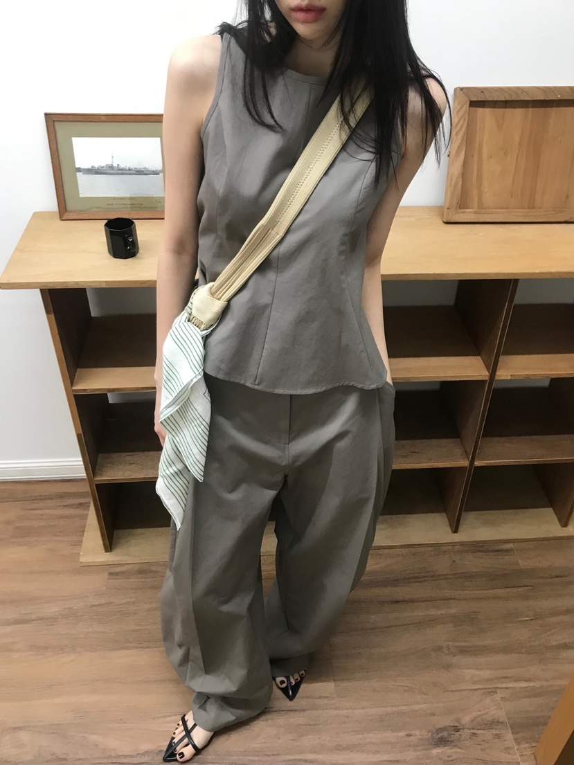 ME MO東大門直郵女裝新款25春夏職業推薦真品熱賣吊帶背心ME MO吊帶/背心