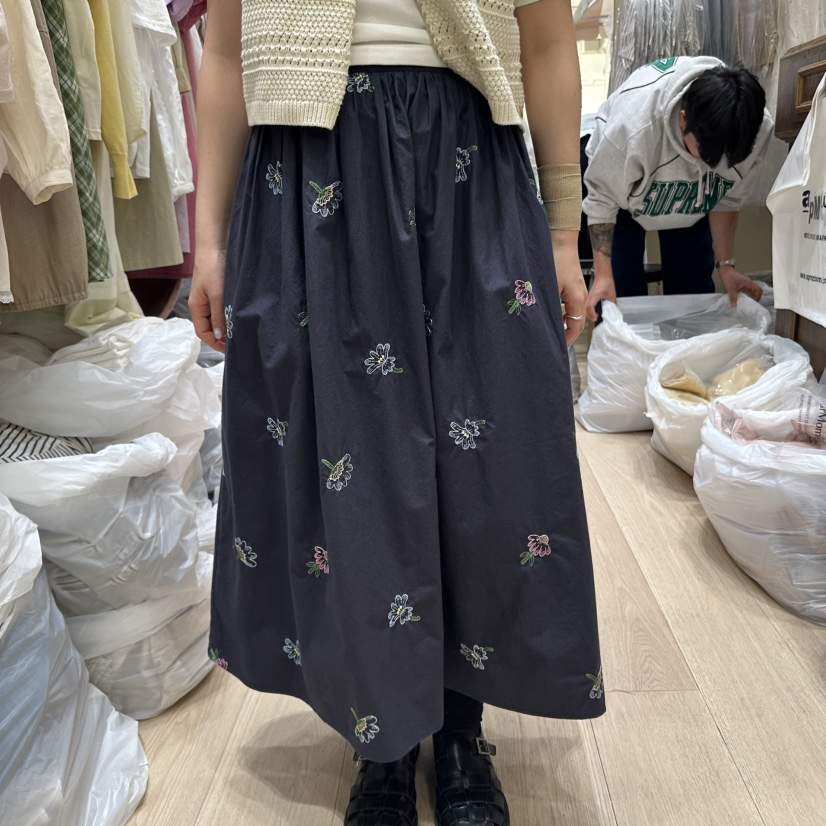 OURMOMENT韓國直郵㊣東大門實拍女裝新品熱賣推薦人氣時尚長裙OURMOMENT長裙