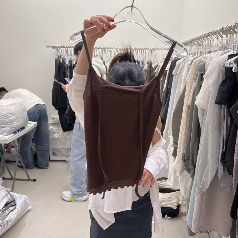 PADO韓國直郵㊣東大門實拍女裝新品熱賣人氣推薦休閑吊帶背心PADO吊帶/背心