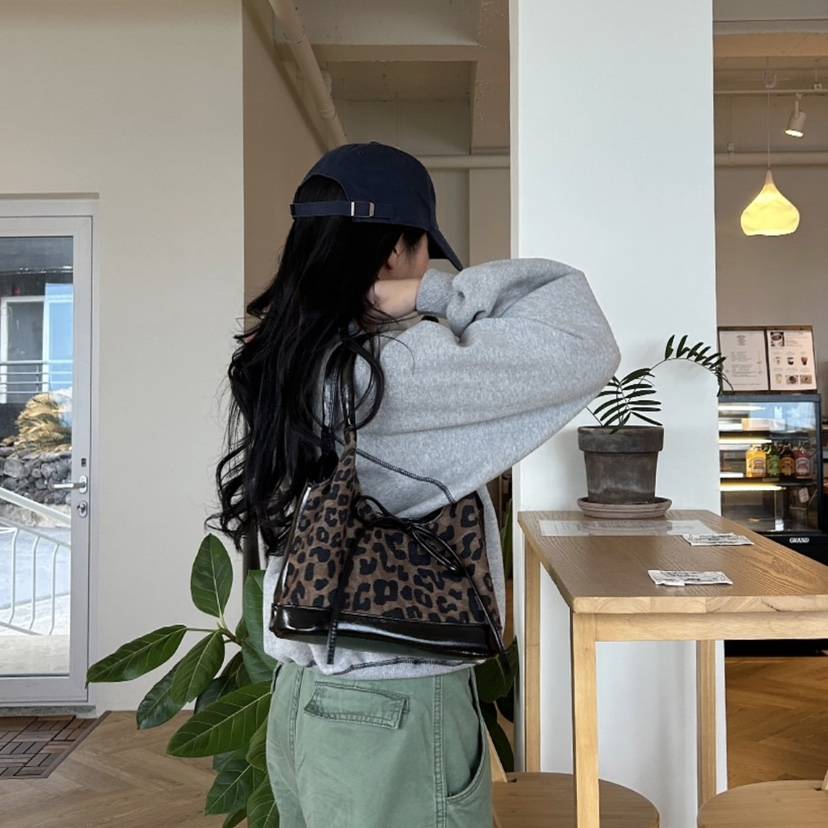 POSH BLUE韓國直郵㊣東大門實拍女裝新品時尚手拿包腋下包POSH BLUE手拿包/腋下包