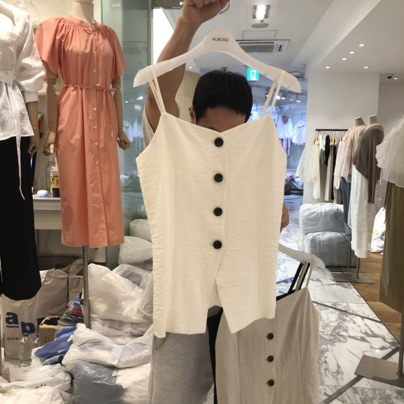 ALMOND東大門直郵女裝新品時尚推薦熱賣人氣25春夏吊帶背心ALMOND吊帶/背心