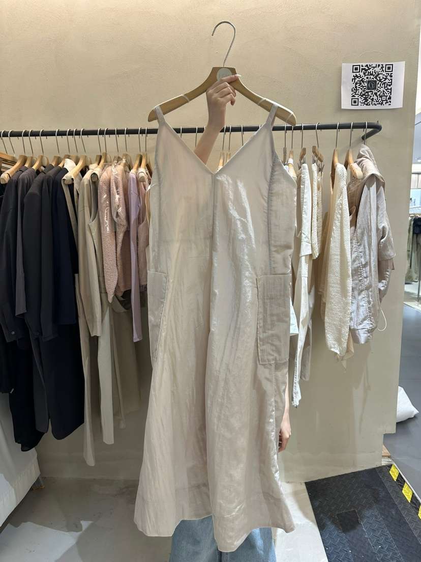 ERIA東大門直郵女裝新品熱賣休閑人氣時尚推薦25春夏連衣裙ERIA/HUE連衣裙