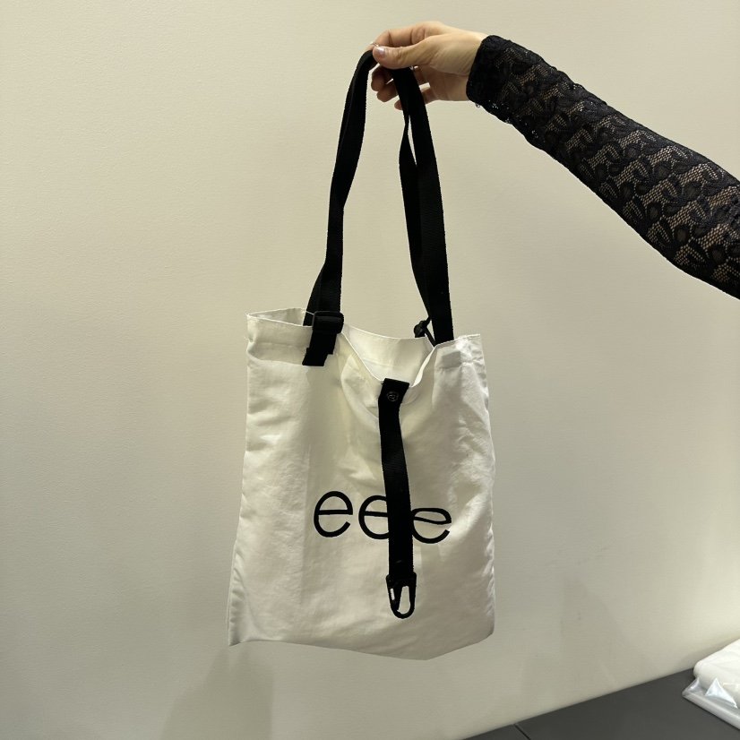 E/E/E直郵韓國代購㊣女裝新款休閑時尚推薦25春夏單肩斜跨包E/E/E單肩/斜跨包