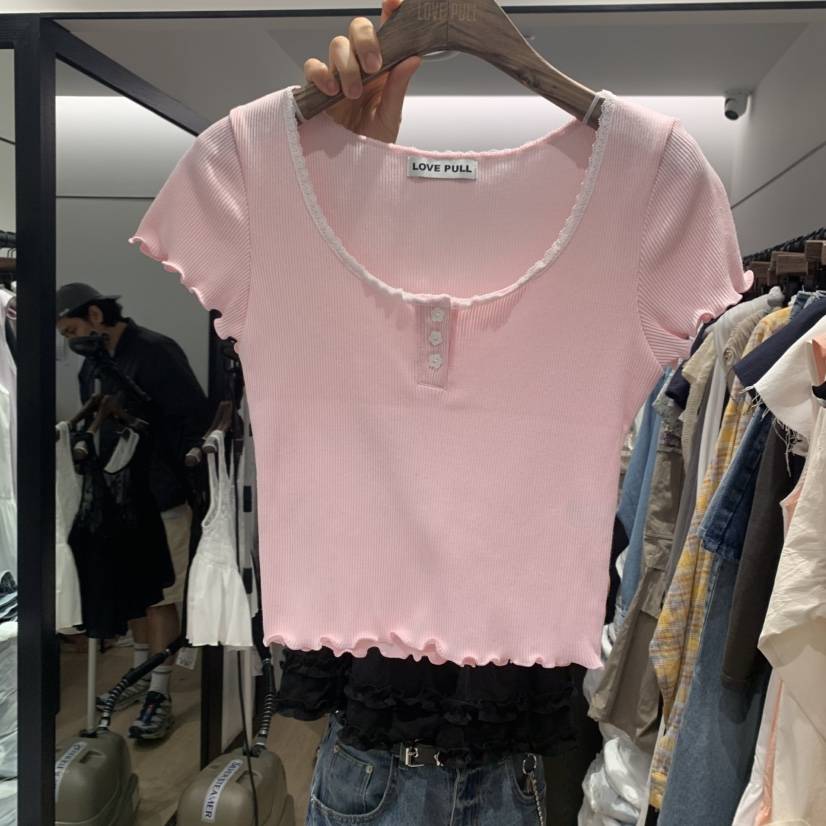 LOVE PULL韓國直郵㊣東大門實拍女裝新品休閑時尚T恤蕾絲紐扣LOVE PULLT恤