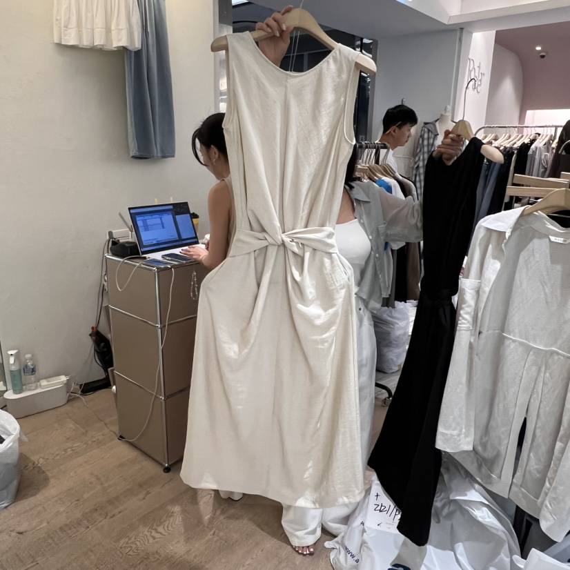 W AND J韓國直郵㊣東大門實拍女裝新款人氣時尚連衣裙含腰帶W AND J連衣裙