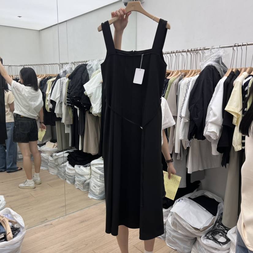 MOI-A韓國直郵㊣女裝新款人氣熱賣推薦25春夏連衣裙含腰繩MOI-A連衣裙