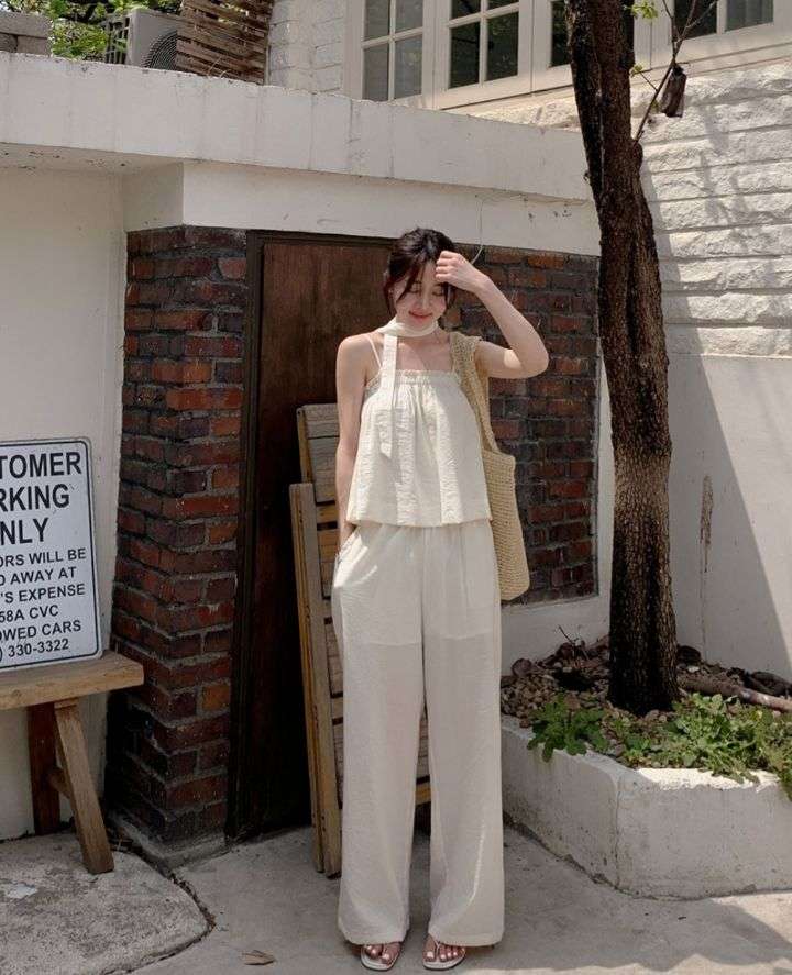 BOBBIE DOLL東大門實拍女裝新款推薦休閑職業熱賣套裝含脖帶BOBBIE DOLL套裝
