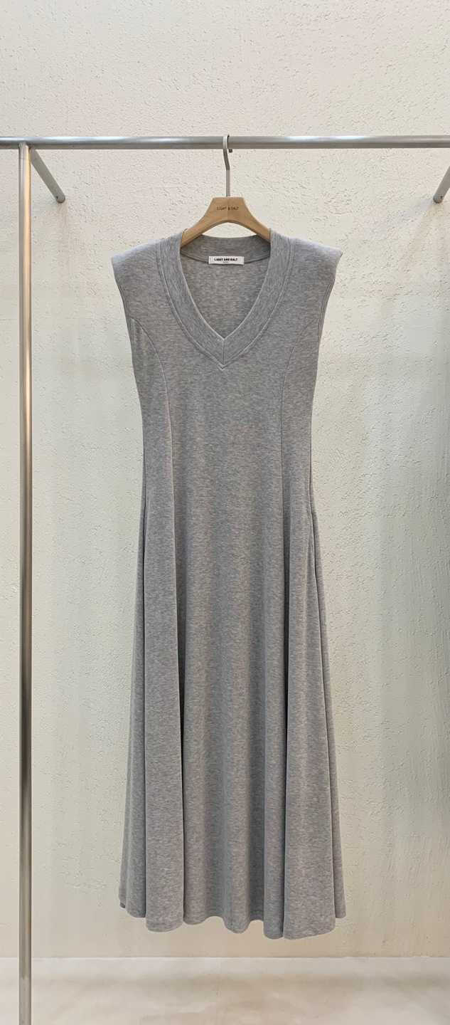 LIGHT AND SALT東大門實拍女士新品25春夏推薦連衣裙V領長款LIGHT AND SALT連衣裙