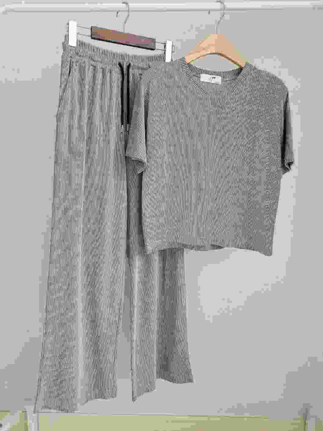 SSEN-쎈-T東大門直郵女裝新品時尚推薦人氣休閑25春夏套裝SSEN-쎈-T套裝