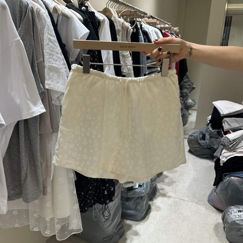 MOREMORE韓國代購女士新款25春夏熱賣真品推薦人氣時尚短褲more more短褲