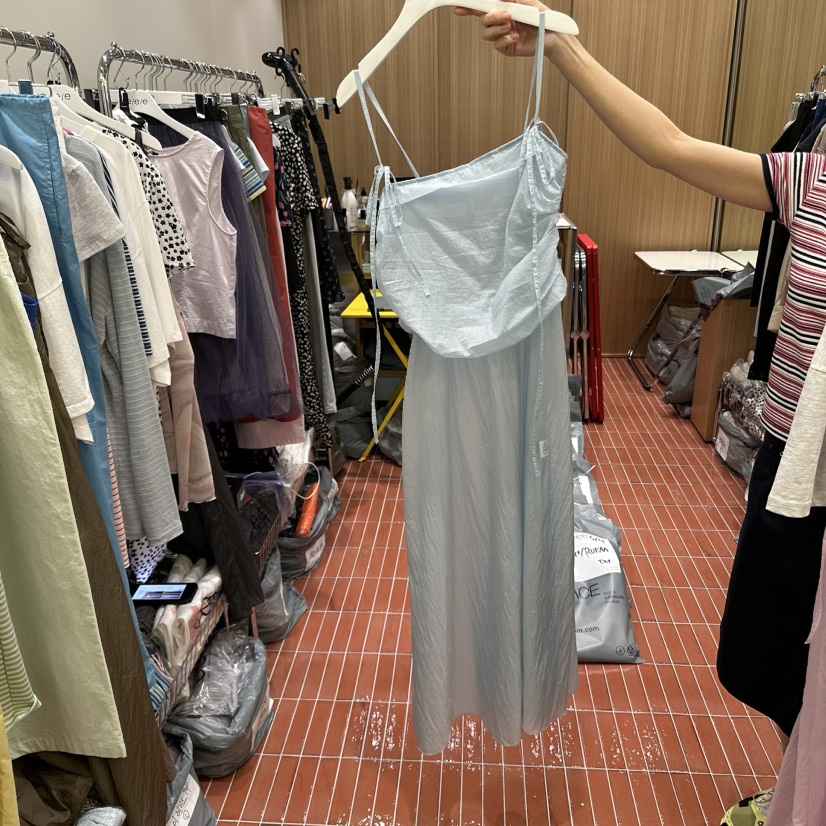E/E/E直郵韓國代購㊣女裝新款人氣25春夏休閑連衣裙不含內搭E/E/E連衣裙