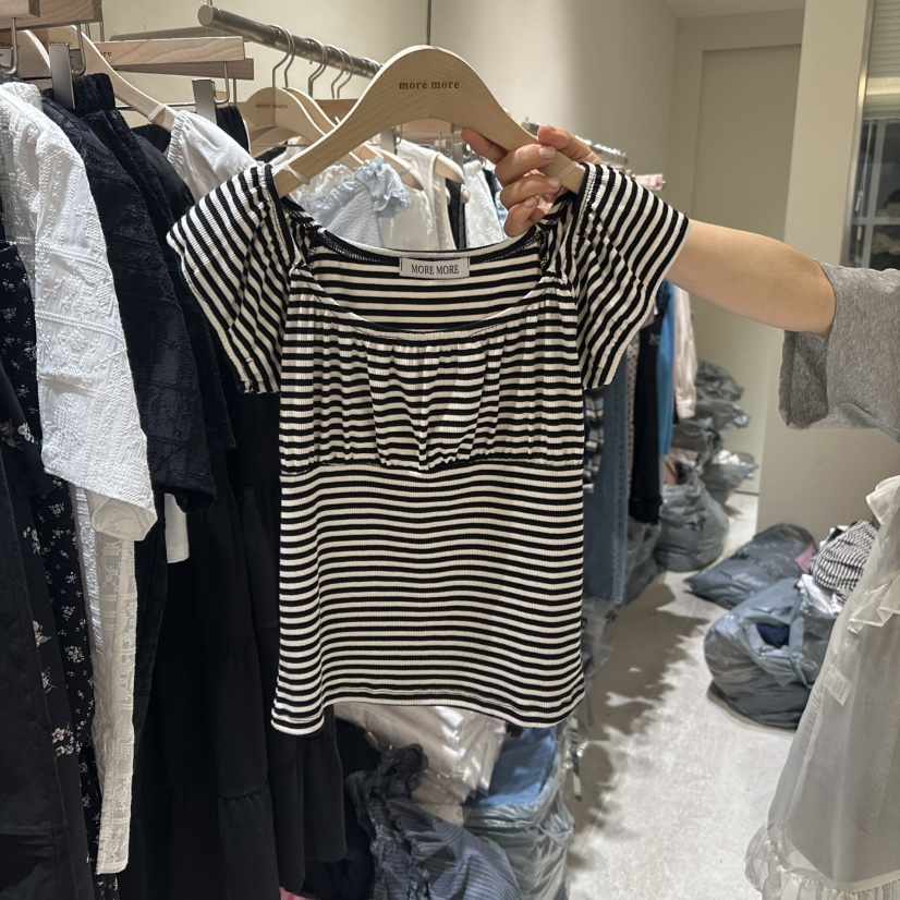 MOREMORE韓國直郵㊣女裝新品時尚推薦熱賣休閑人氣T恤褶皺露肩more moreT恤