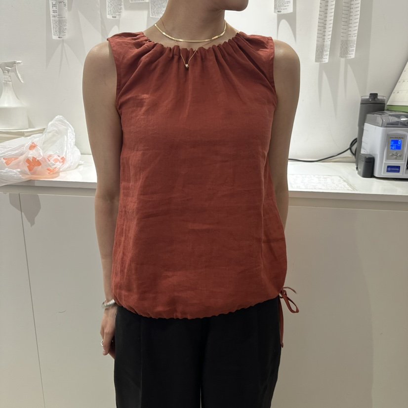 HELVETICA韓國代購㊣女裝新品職業推薦25春夏人氣時尚吊帶背心HELVETICA吊帶/背心