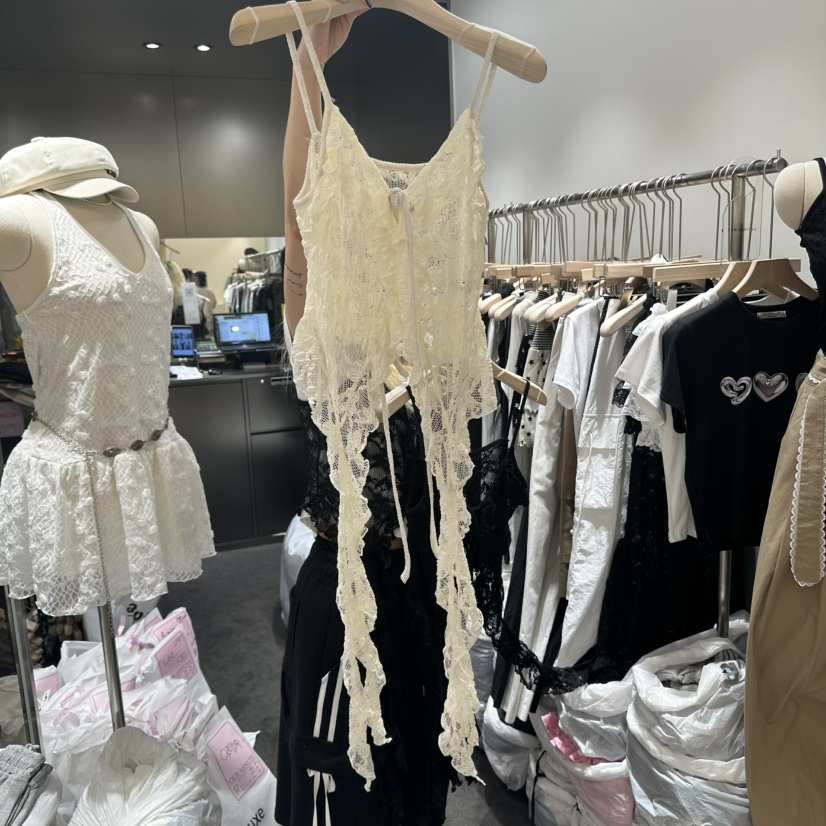 OUR MINUTE東大門㊣代購女裝新品真品休閑熱賣吊帶背心蕾絲罩OUR MINUTE吊帶/背心