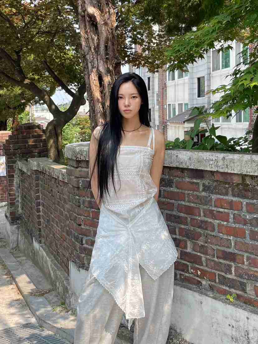 BETWEEN US東大門㊣實拍女士新品真品25春夏連衣裙鉤針編織披肩JICJO:SEOUL連衣裙