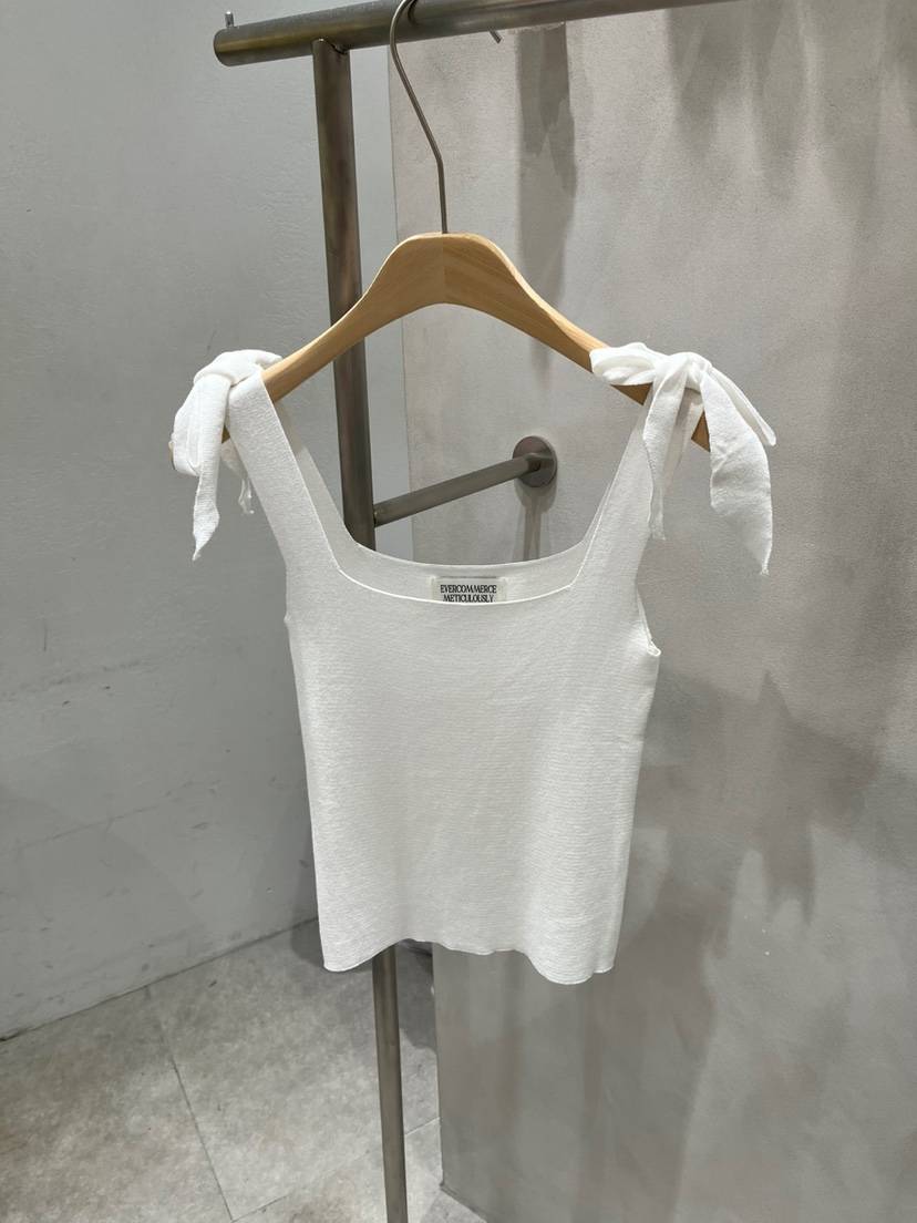 EVERCOMMERCE METICULOUSLY DESIGNED東大門㊣直郵女裝新款真品吊帶背心EVERCOMMERCE METICULOUSLY DESIGNED吊帶/背心