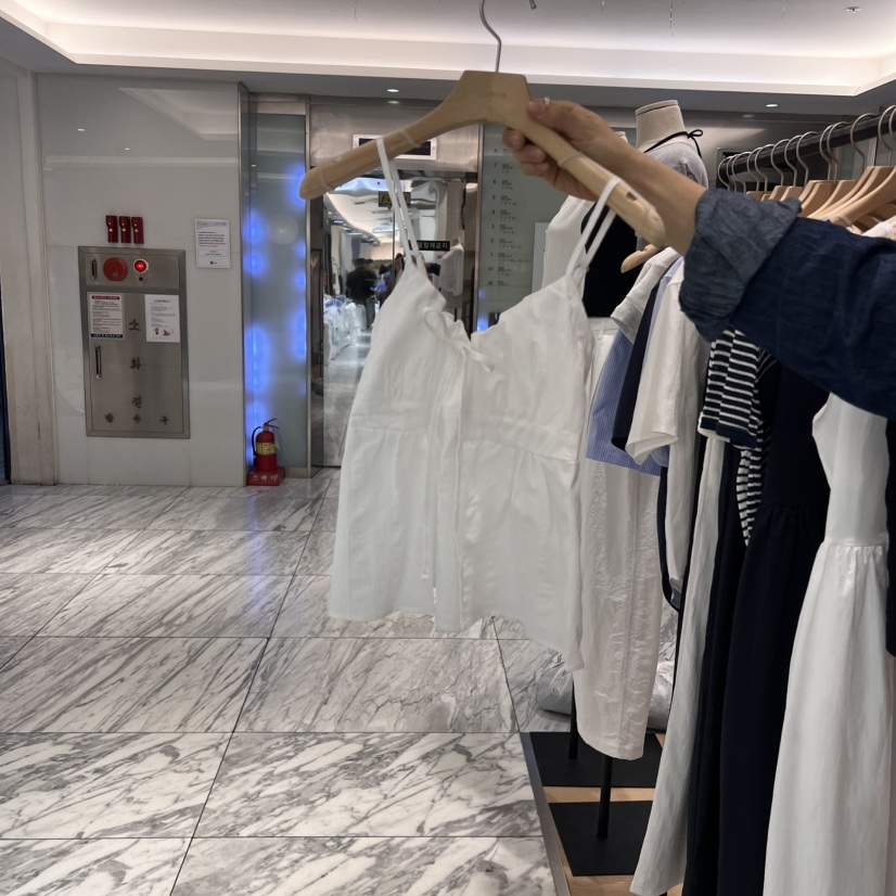 OURIN東大門㊣代購女裝新品時尚職業25春夏人氣真品襯衫蕾絲衫OURIN襯衫/蕾絲衫