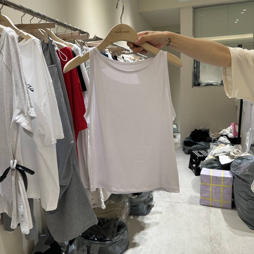 MOREMORE東大門㊣代購女裝新品職業時尚25春夏真品吊帶背心more more吊帶/背心