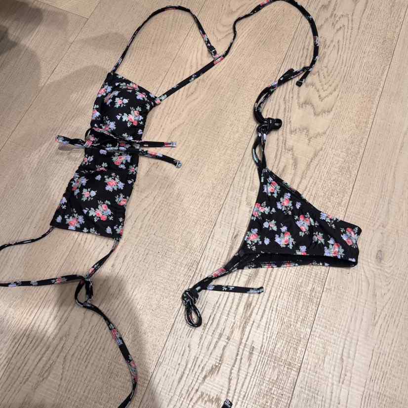 LOVE PULL韓國代購㊣女士新品熱賣休閑25春夏真品泳裝花朵LOVE PULL泳裝