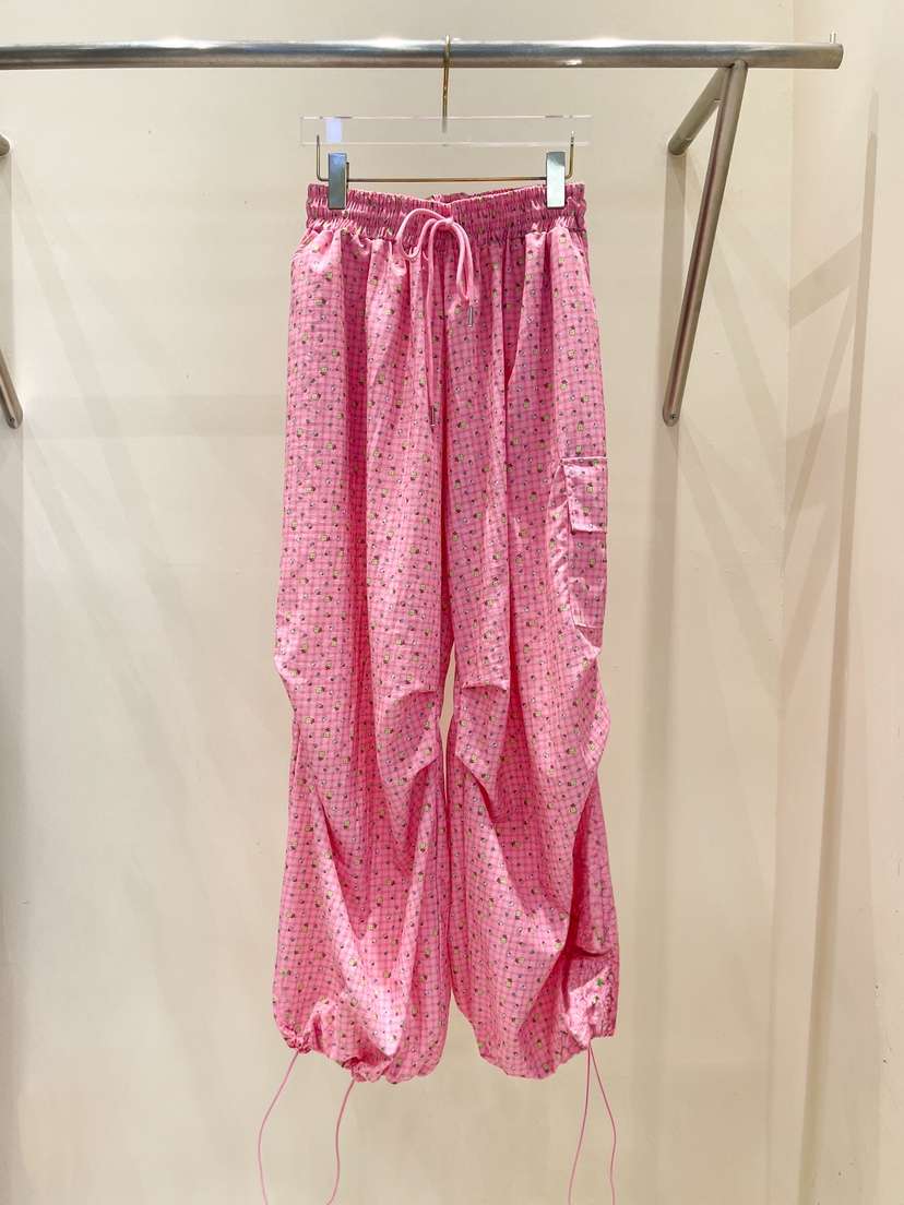 81 MARKET-L東大門㊣實拍女裝新品25春夏時尚熱賣人氣休閑褲81 MARKET-L休閑褲